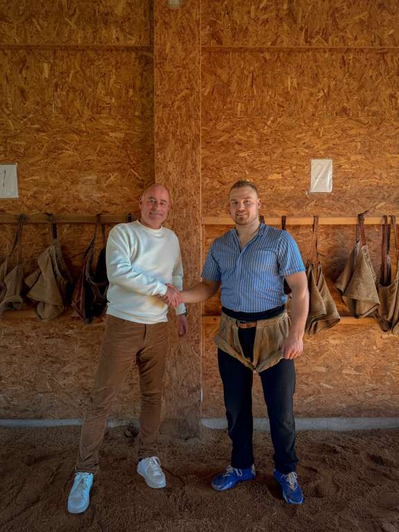 Nouveau partenariat : notre Banque soutient le lutteur fribourgeois Romain Collaud